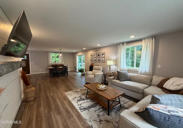 Photo 2 of Sale Pending at 2505 8 Rd, Edgerton, OH 43517 | MLS# 10012368 | Listing updated on 2026-09-08