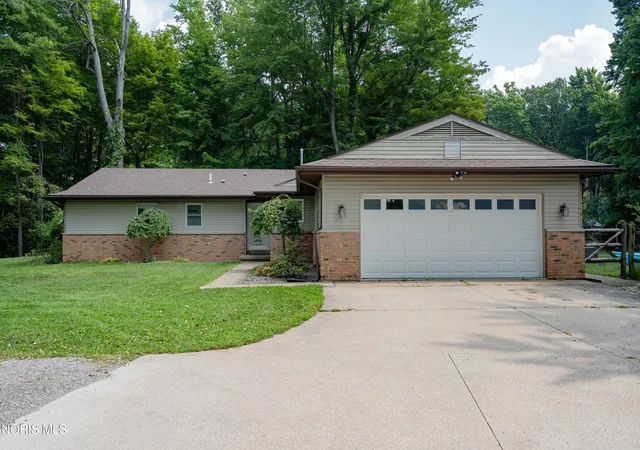 Photo 2 of Single family home for sale at 10705 Maumee Western Rd, Swanton, OH 43558 | MLS# 10012380 | Listing updated on 2026-09-14