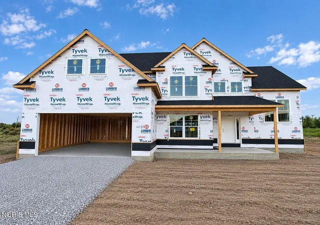 Photo 1 of Single family home for sale at 152 Barton Crk Dr, Perrysburg, OH 43551 | MLS# 10013225 | Listing updated on 2026-10-28
