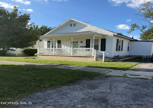 Photo 2 of Single family home for sale at 644 Cherry St, Findlay, OH 45840 | MLS# 10012408 | Listing updated on 2026-09-04