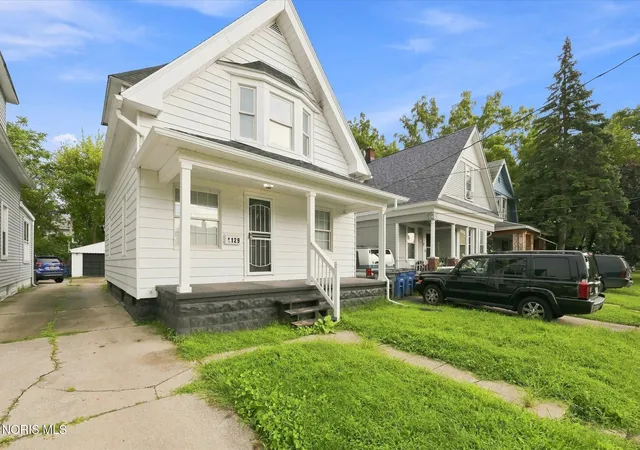 Photo 2 of Single family home for sale at 1129 Mason St, Toledo, OH 43605 | MLS# 10012411 | Listing updated on 2026-08-25