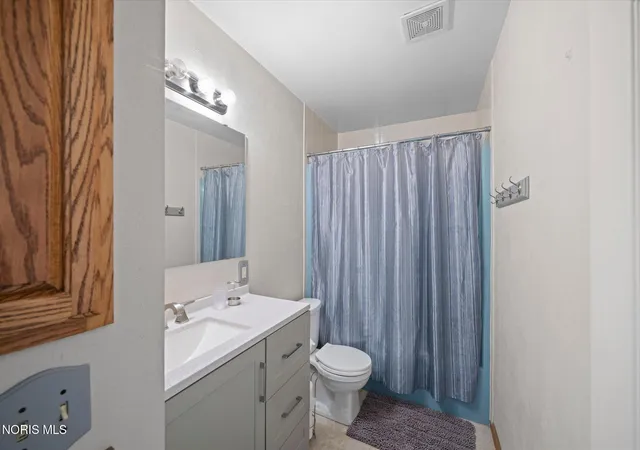 Photo 3 of Single family home for sale at 150 Birchdale Rd, Perrysburg, OH 43551 | MLS# 10012457 | Listing updated on 2026-08-31