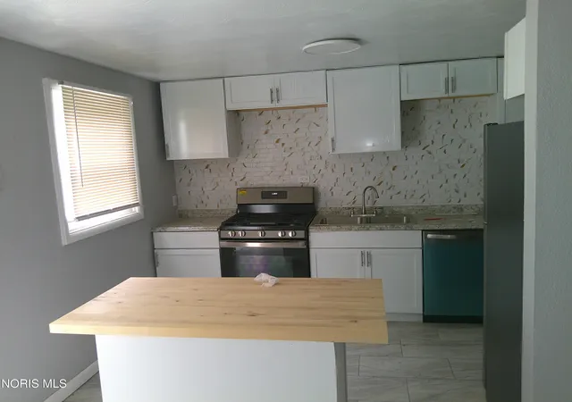 Photo 3 of Single family home for sale at 4415 Cape Ln, Toledo, OH 43615 | MLS# 10012414 | Listing updated on 2026-08-28
