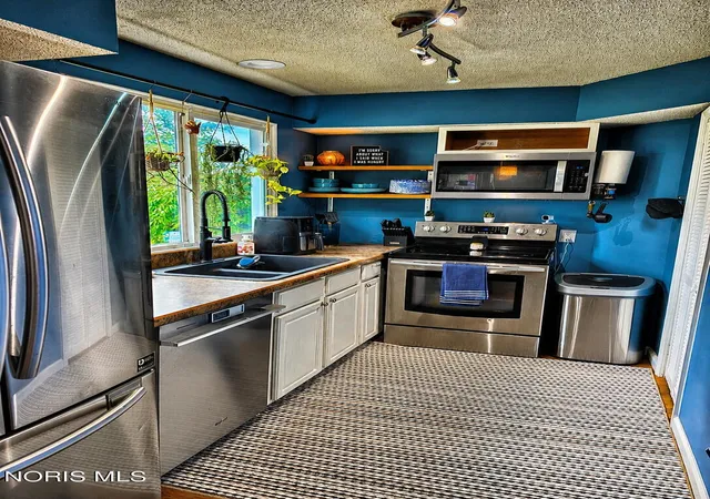 Photo 3 of Condo for sale at 1505 Brand Manor Dr #1, Findlay, OH 45840 | MLS# 10012517 | Listing updated on 2026-09-30