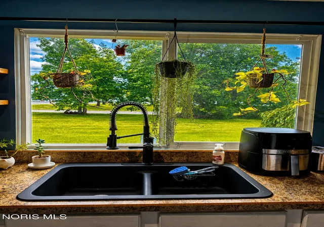 Photo 4 of Condo for sale at 1505 Brand Manor Dr #1, Findlay, OH 45840 | MLS# 10012517 | Listing updated on 2026-09-30