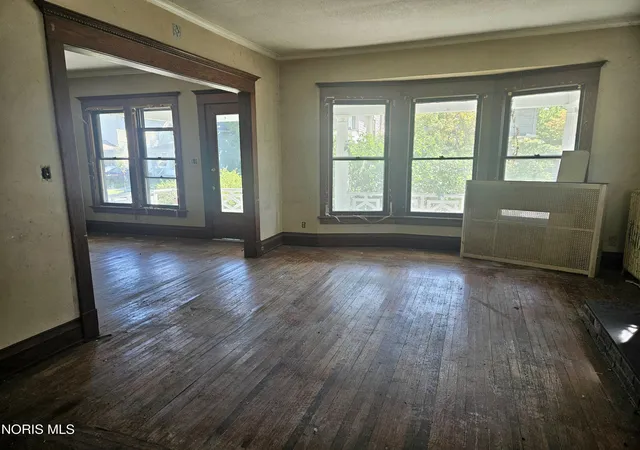 Photo 3 of Single family home for sale at 428 Saint Louis St, Toledo, OH 43605 | MLS# 10012422 | Listing updated on 2026-10-01