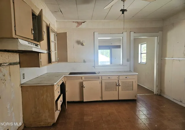 Photo 4 of Single family home for sale at 428 Saint Louis St, Toledo, OH 43605 | MLS# 10012422 | Listing updated on 2026-10-01