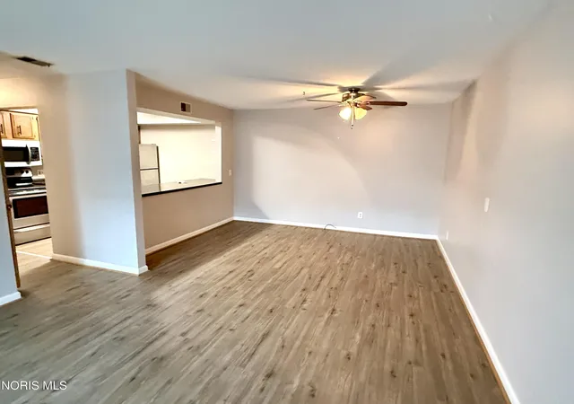 Photo 3 of Condo for sale at 6537 Woodhall Dr #Apt 4, Sylvania, OH 43560 | MLS# 10012425 | Listing updated on 2026-08-31