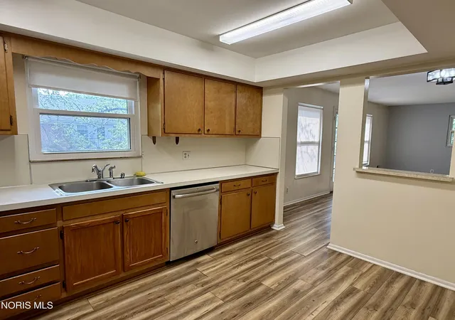Listing Photo 5 - Condo for sale in building located at 3217 Glanzman Rd, Toledo, OH 43614 - Unit #Unit 57x