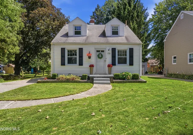 Photo 1 of Sale Pending at 1751 Heatherdowns Blvd, Toledo, OH 43614 | MLS# 10012500 | Listing updated on 2026-09-23