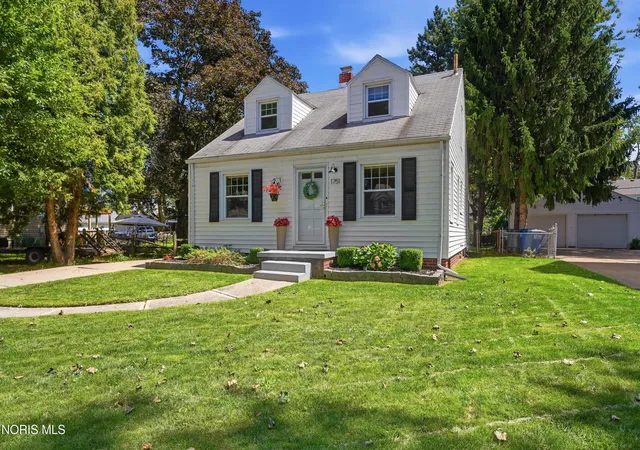 Photo 2 of Sale Pending at 1751 Heatherdowns Blvd, Toledo, OH 43614 | MLS# 10012500 | Listing updated on 2026-09-23