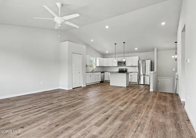 Photo 3 of Single family home for sale at 315 Cherrytree Ln, Delta, OH 43515 | MLS# 10012433 | Listing updated on 2026-09-04