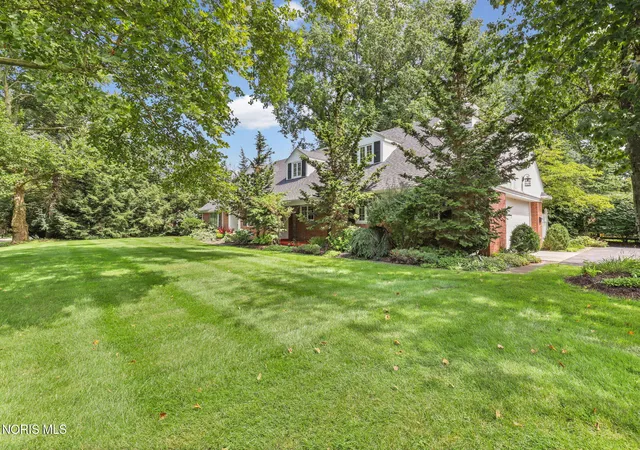 Photo 2 of Single family home for sale at 2630 Edgehill Rd, Ottawa Hills, OH 43615 | MLS# 10012436 | Listing updated on 2026-08-27