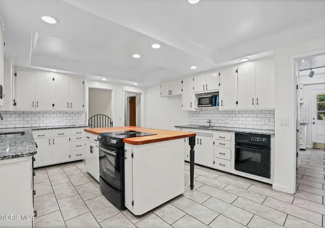 Photo 4 of Sale Pending at 2630 Edgehill Rd, Ottawa Hills, OH 43615 | MLS# 10012436 | Listing updated on 2026-10-05