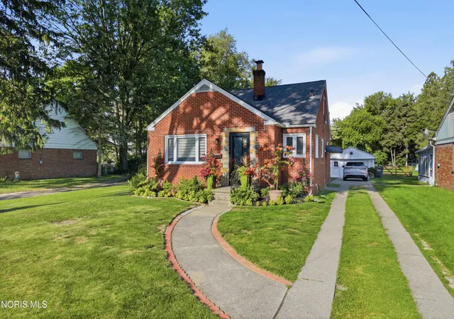 Photo 4 of Single family home for sale at 4203 Willis Blvd, Toledo, OH 43623 | MLS# 10012664 | Listing updated on 2026-09-04