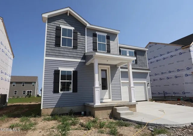 Photo 3 of Single family home for sale at 924 Creekside Ln, Bowling Green, OH 43402 | MLS# 10012452 | Listing updated on 2026-09-21