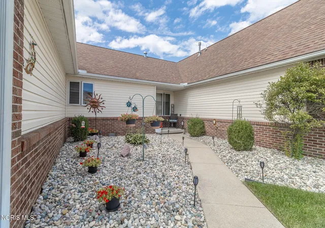 Photo 3 of Condo for sale at 4322 Townhouse Dr # C, Oregon, OH 43616 | MLS# 10012638 | Listing updated on 2026-09-05