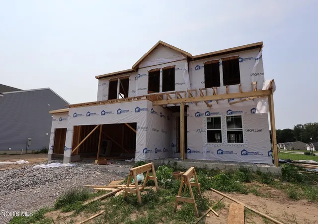 Photo 2 of Single family home for sale at 2140 Ellen Dr, Holland, OH 43528 | MLS# 10012456 | Listing updated on 2026-09-08