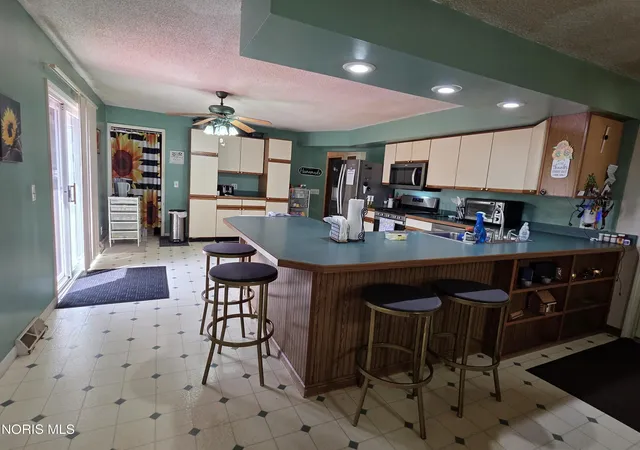Photo 3 of Sale Pending at 3905 County Road 2, Swanton, OH 43558 | MLS# 10012463 | Listing updated on 2026-09-17