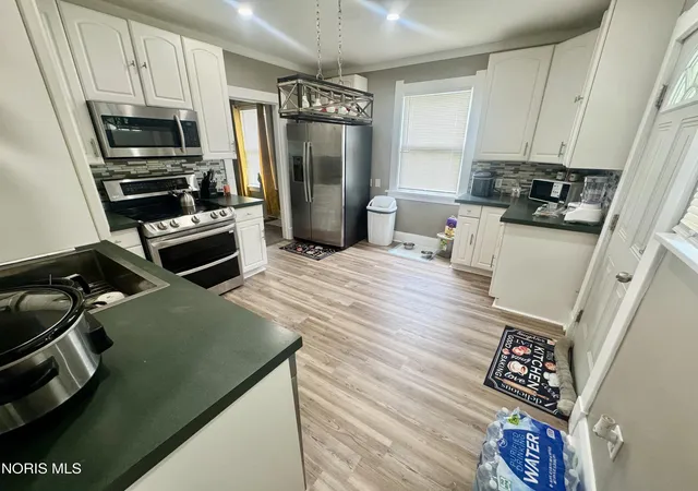 Photo 3 of Single family home for sale at 427 E Weber St, Toledo, OH 43608 | MLS# 10012515 | Listing updated on 2026-08-26