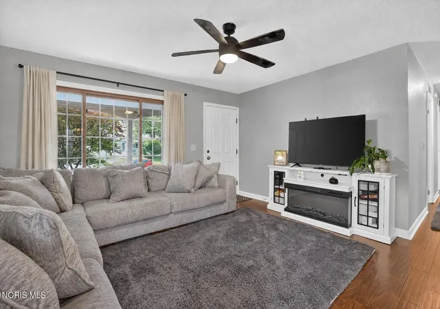 Photo 2 of Single family home for sale at 165 Lexington Ave, Waterville, OH 43566 | MLS# 10012642 | Listing updated on 2026-09-08