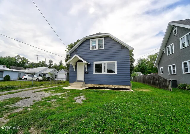 Photo 2 of Single family home for sale at 404 Osborn Ave, Findlay, OH 45840 | MLS# 10012482 | Listing updated on 2026-09-15