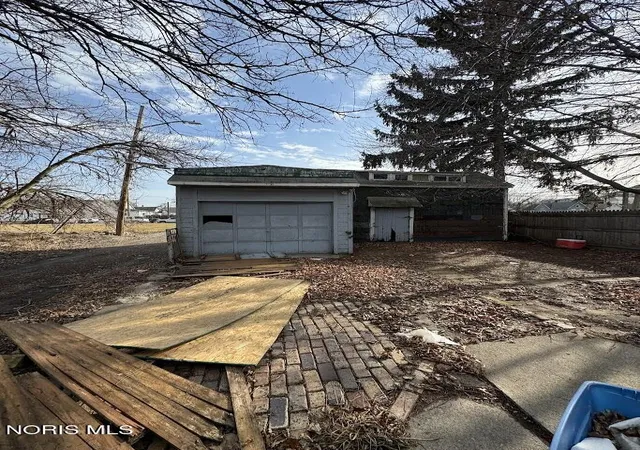Photo 3 of Single family home for sale at 332 Kosciusko St, Toledo, OH 43608 | MLS# 10012490 | Listing updated on 2026-08-26