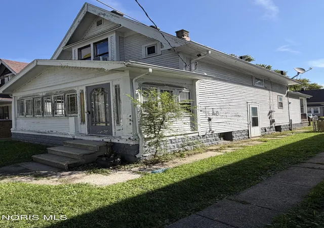 Photo 2 of Single family home for sale at 455 Howland Ave, Toledo, OH 43605 | MLS# 10012496 | Listing updated on 2026-08-28
