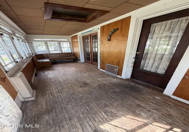 Photo 3 of Single family home for sale at 455 Howland Ave, Toledo, OH 43605 | MLS# 10012496 | Listing updated on 2026-10-09