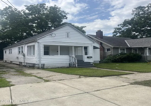 Photo 1 of Single family home for sale at 1755 Marne Ave, Toledo, OH 43613 | MLS# 10012498 | Listing updated on 2026-09-15