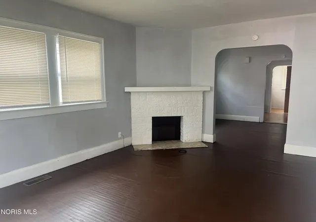 Photo 3 of Single family home for sale at 1755 Marne Ave, Toledo, OH 43613 | MLS# 10012498 | Listing updated on 2026-09-15