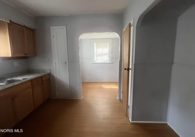 Photo 4 of Single family home for sale at 1755 Marne Ave, Toledo, OH 43613 | MLS# 10012498 | Listing updated on 2026-09-15