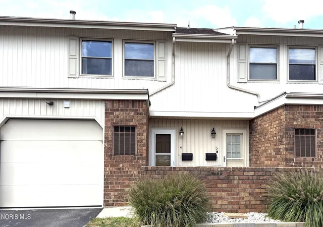 Condo for sale at 6818 Fenwyck Rd #Apt 4, Maumee, OH 43537 | MLS# 10012499