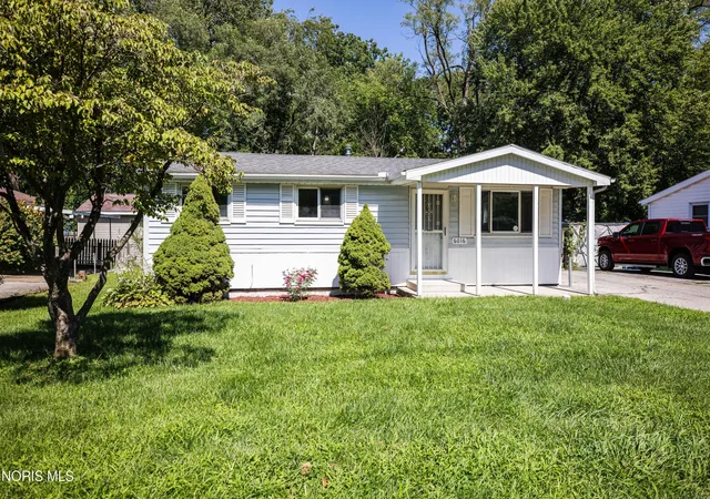 Photo 2 of Single family home for sale at 6016 Curson Dr, Toledo, OH 43612 | MLS# 10012507 | Listing updated on 2026-09-08