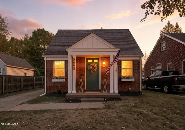 Photo 2 of Single family home for sale at 2664 Northwood Ave, Toledo, OH 43606 | MLS# 10012582 | Listing updated on 2026-08-30