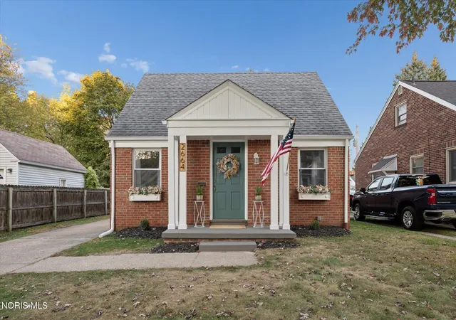 Photo 2 of Single family home for sale at 2664 Northwood Ave, Toledo, OH 43606 | MLS# 10012582 | Listing updated on 2026-08-30
