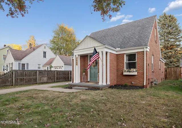 Photo 3 of Single family home for sale at 2664 Northwood Ave, Toledo, OH 43606 | MLS# 10012582 | Listing updated on 2026-08-30