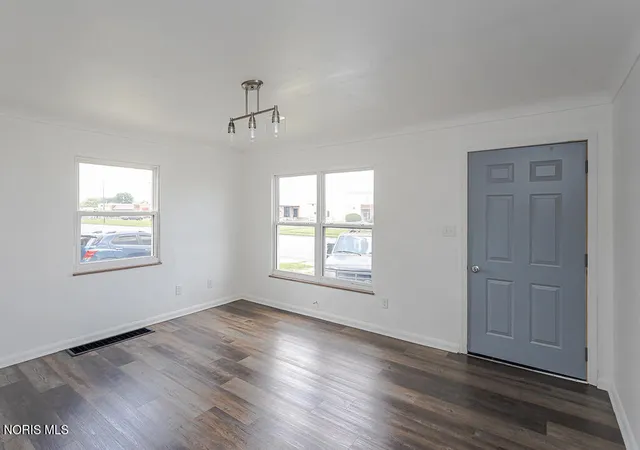 Photo 3 of Single family home for sale at 1318 E Manhattan Blvd, Toledo, OH 43608 | MLS# 10012598 | Listing updated on 2026-08-29