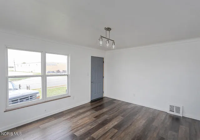 Photo 4 of Single family home for sale at 1318 E Manhattan Blvd, Toledo, OH 43608 | MLS# 10012598 | Listing updated on 2026-08-29