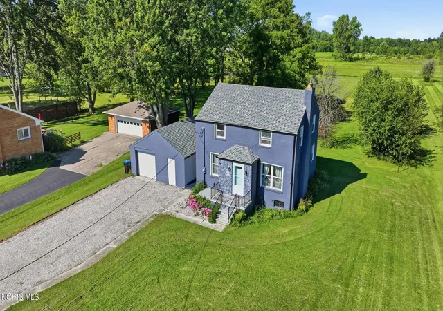 Photo 4 of Single family home for sale at 1450 S Lallendorf Rd, Oregon, OH 43616 | MLS# 10012516 | Listing updated on 2026-10-05