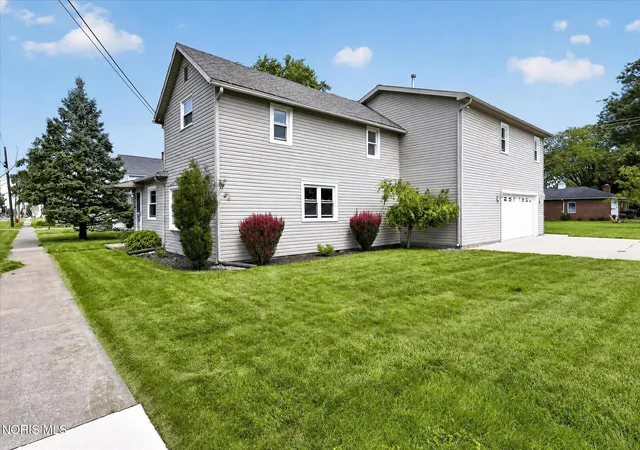 Photo 3 of Single family home for sale at 118 S Turkey Foot Ave, Malinta, OH 43535 | MLS# 10012513 | Listing updated on 2026-10-22