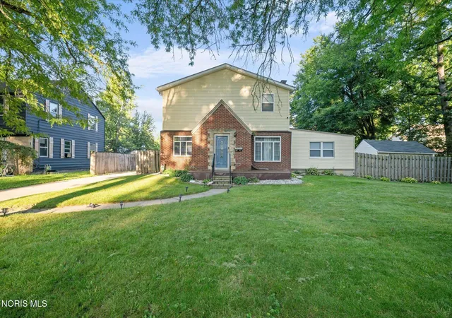 Single family home for sale at 3520 Woodbine Dr, Toledo, OH 43614 | MLS# 10012511 | Listing updated on 2026-09-03