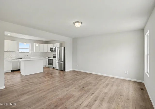 Photo 4 of Sale Pending at 662 Appian Ave, Napoleon, OH 43545 | MLS# 10012510 | Listing updated on 2026-09-17