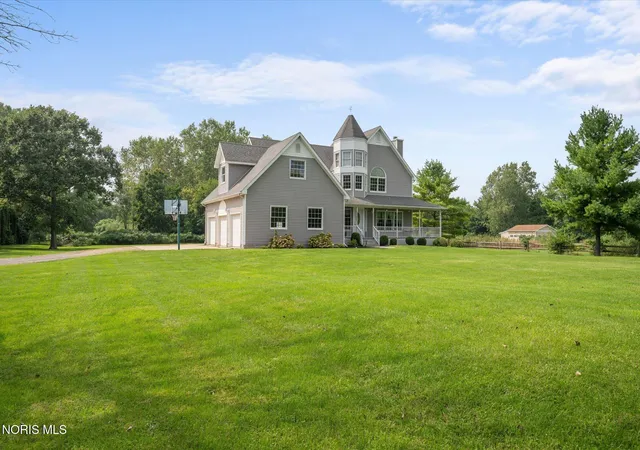 Photo 2 of Single family home for sale at 1644 Berkey Rd, Swanton, OH 43558 | MLS# 10012541 | Listing updated on 2026-08-30