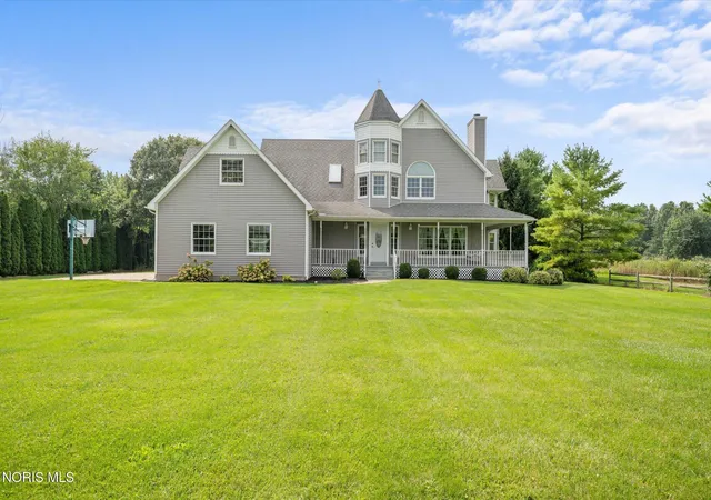 Photo 3 of Single family home for sale at 1644 Berkey Rd, Swanton, OH 43558 | MLS# 10012541 | Listing updated on 2026-08-30