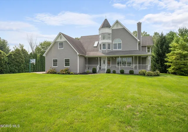 Photo 3 of Single family home for sale at 1644 Berkey Rd, Swanton, OH 43558 | MLS# 10012541 | Listing updated on 2026-09-29