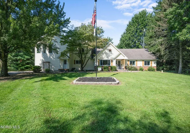 Photo 2 of Single family home for sale at 8710 Schadel Rd, Waterville, OH 43566 | MLS# 10012522 | Listing updated on 2026-09-07