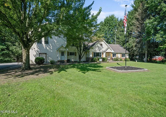 Photo 2 of Single family home for sale at 8710 Schadel Rd, Waterville, OH 43566 | MLS# 10012522 | Listing updated on 2026-09-07