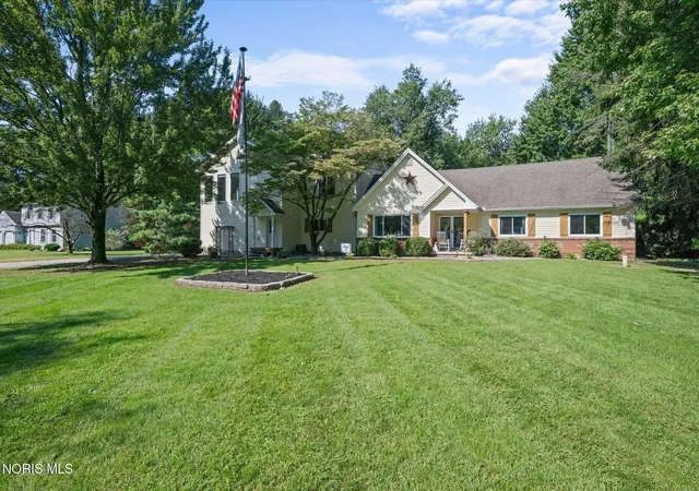 Photo 3 of Single family home for sale at 8710 Schadel Rd, Waterville, OH 43566 | MLS# 10012522 | Listing updated on 2026-09-07