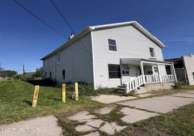 Photo 2 of Multi family home for sale at 2039 Genesee St, Toledo, OH 43605 | MLS# 10012530 | Listing updated on 2026-08-26